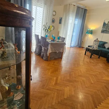Rent Near Sea In The Center Athens